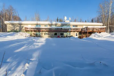 Beautiful Nottingham House: Secluded but Close to Town Hotels near Chena River State Recreation Area