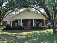 Farmhouse home located near Eufaula and Clayton, AL