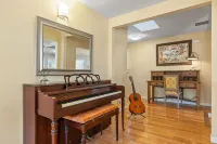 Charming Home - 1 Mile from Whiskey Row and Downtown Prescott