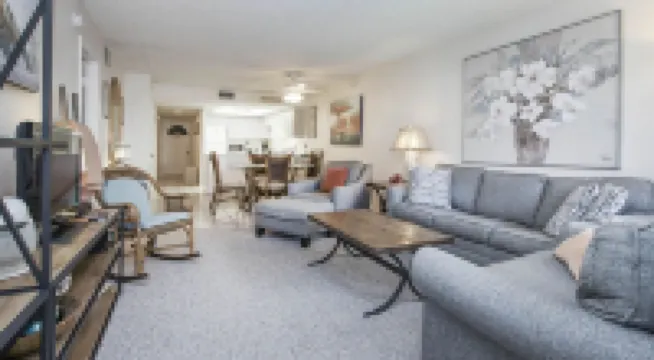 Tropical Garden Condo Just Steps to Sanibel Beach
