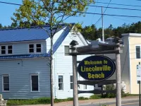A Cozy Nautical Nest on Lincolnville Beach Hotels in Lincolnville