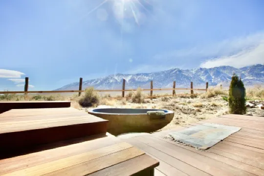 The LoneEast An Eastern Sierra wilderness retreat