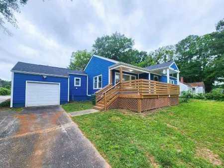 Modern Home 2 Firepits w/ Dining