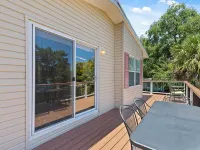 Amazing Waterfront House, Weeki Wachee - Use of Kayaks Hotels in Weeki Wachee Gardens