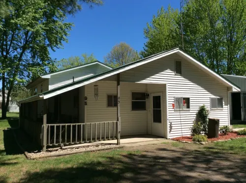 5 Bedroom Lake Access House and Entertainment Bldg for Rent