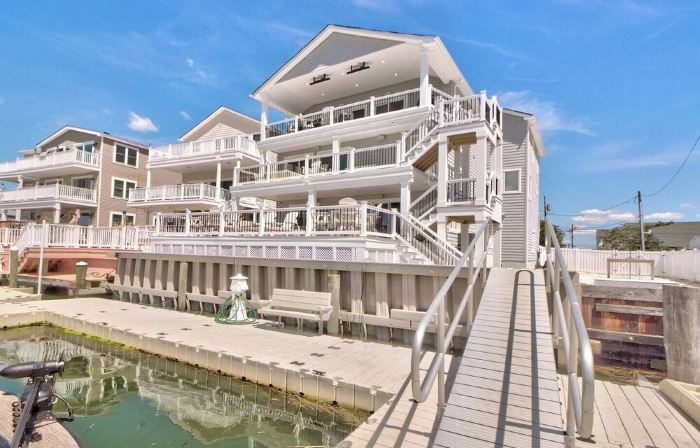 Luxury Paradise on the Bay!  3 Day & Weekly! Elks Members Welcome!!