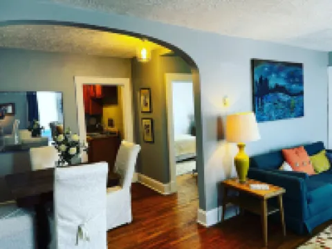 Dreamweaver — 1BR 1BA just two blocks from the downtown walking mall