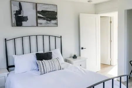 Remodeled barn with spectacular Views near redwoods and coast!