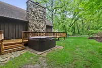 Modern A-Frame Cabin + Hot Tub + Golf Cart. Amenities Galore!