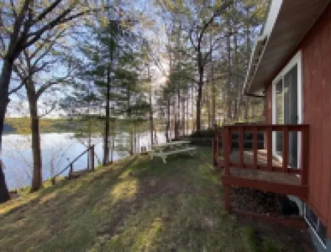 Newly remodeled cabin on quiet lake w/no public access in Spooner, WI.