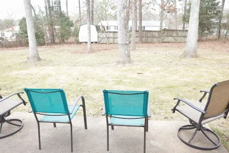 Cozy and Quiet 4Br/2Ba rancher with 1 King suite and 1 mile to JSU!!