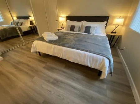 Cozy 1K & 1Q / 1b, 5 minutes walk to downtown