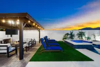 Ultimate Retreat w/ Game Room, Pool & Spa! Close to Festivals!