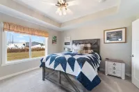 ISLAND OASIS - Immaculate & Newer 3BR/3BA home + GAME ROOM. Ice Fishing/Skiing++