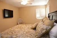 Direct Lake Front Paradise Cove #1 In Reviews - Beach - Launch - Traeger Smoker