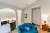 Suite w/ Private Entry and Nature Trails 40 cleaning) Hotels in Steele Creek