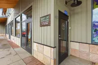 Spacious Luxury Downtown Riverfront Loft Condo.  License #6027