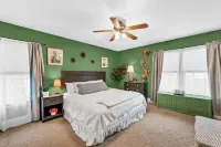 Gorgeous North Buffalo Apartment