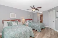 Fantastic condo fully furnished and beautiful overlooking the Magnolia course 샬롯트 스테이션 쇼핑센터 주변 호텔