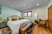 ⁂Walk to Ski Lifts⁂ 2 Free Parking Spaces +Laundry