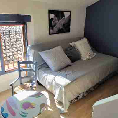 House in the center of Tourtour Rooms