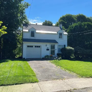 5-Star Renovated 3Br 𝓱𝓸𝓶𝓮 /w Backyard Deck Near SU/Suny-Esf/Hospitals