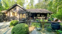 Visit Sparkleberry for Labor Day - Fiber Wifi! - Close to Callaway Gardens - Pools