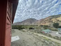 Charming cabin retreat near the picturesque Sevier River and Piute ATV trail.
