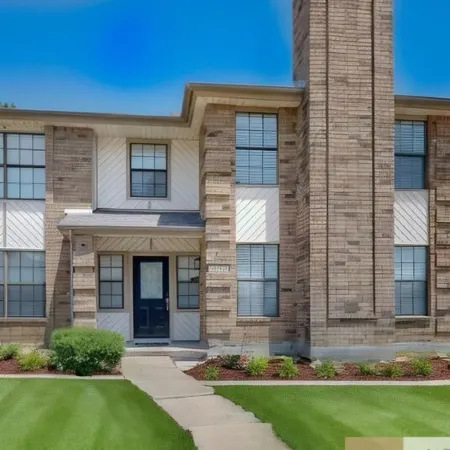 Newly Upgraded 4BR 2.5BA family- friendly home