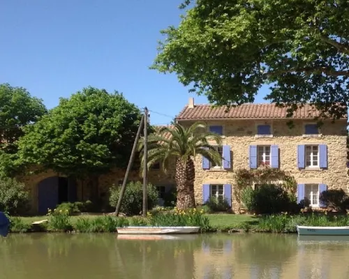 Cottage in Maison Vigneronne le Somail on Canal du Midi 25km from the Mediterranean Hôtels à : Ginestas