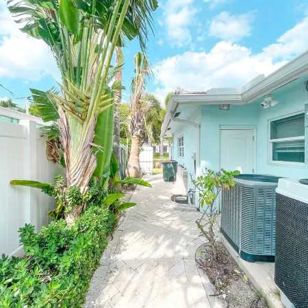 Private Luxury Oasis Minutes From The Beach w/ Private Heated Pool