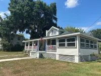 The Rose on Lakeside Mount Dora-Umatilla4 Bedrooms 2 1/2 bathrooms Sleeps 10