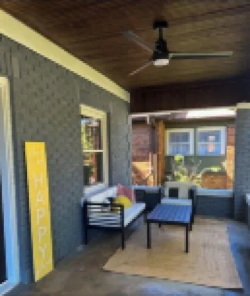 Hello Sunshine! Beautiful Bungalow in the Heart of Springfield!