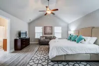 Lake-Front View Home W/ Open Deck & 2 King Beds