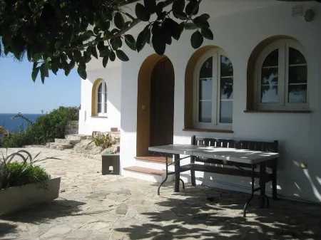 Rent apartment with pool in natural setting