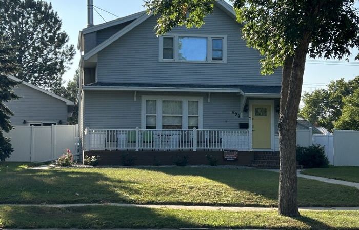 Brand New, Modern, Private, and Cozy 430 sq. ft Apartment Across from City Park!