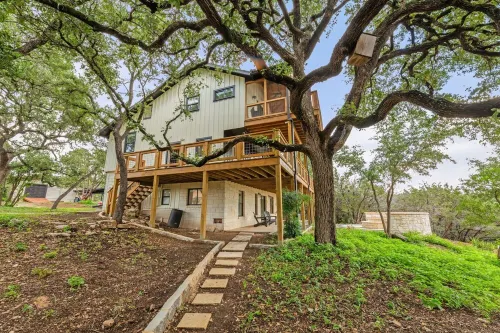 Peaceful Lakeview Home, Family sized!