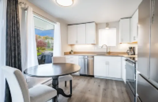 Spring Getaway • Birch Bay • Hot Tub • 107