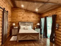 Secluded Hilltop Cottage- Rekindle the 🔥(Hot Tub)