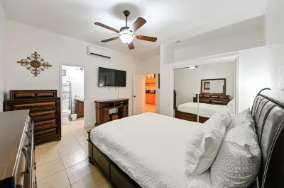 Paradise in Brandon with luxurious 6 person jacuzzi. Hotels near DayDreams Day Spa, Med Spa & Massage Brandon, FL