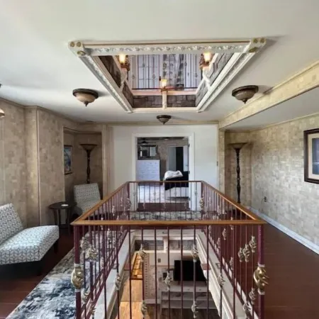 Two master suites in historic downtown