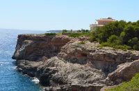 Elegant 3-bedroom villa in Fig.1. Sea line with stunning views