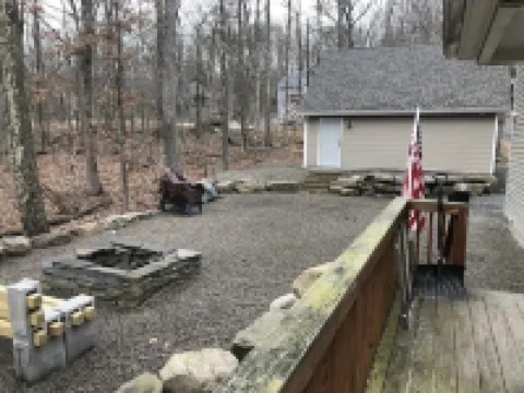 Masthope-Big Bear-Lackawaxen-Luxury 4 Bedroom-Game Room