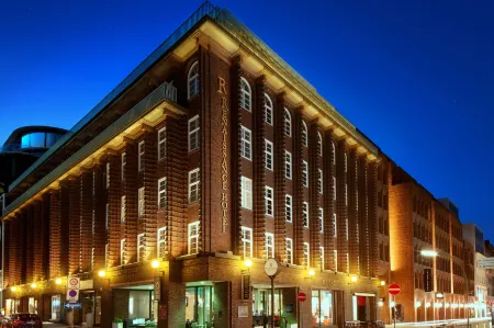 Renaissance Hamburg Hotel Отели рядом с достопримечательностью «Reeperbahn»