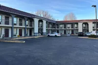 Quality Inn - parking