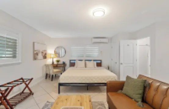 Paradise Pocket - Unit B