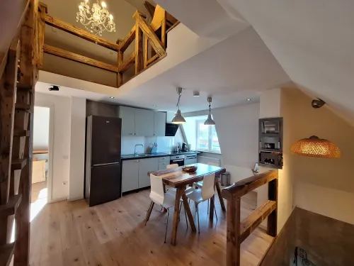 Large central apartment in Bielefeld for up to 8 people.