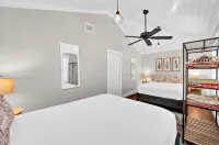 The Wildflower- Peaceful Retreat/7 Miles to Magnolia/Downtown Waco Hotels in McLennan County