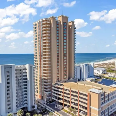Luxury 4BR Beachfront Corner Unit, Panoramic Gulf Views, Lazy River, Indoor Pool