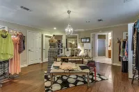 Spacious Peaceful Get-Away with a barn to host Events!